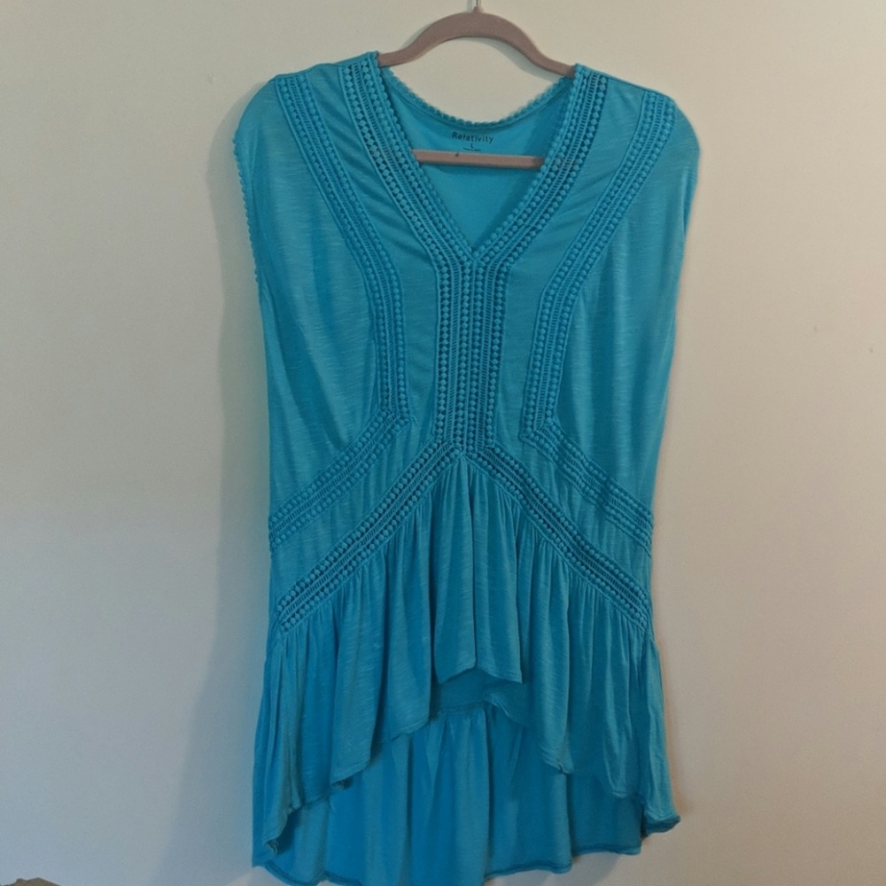 Turquoise sleeveless top